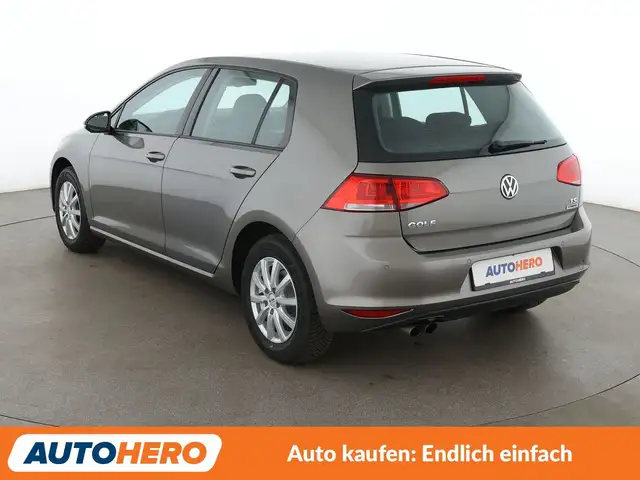 Volkswagen Golf view 4