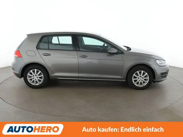 Volkswagen Golf view 7
