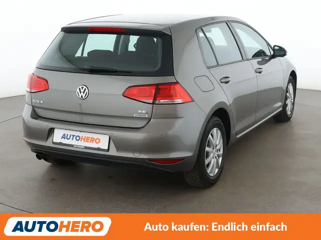 Volkswagen Golf view 6