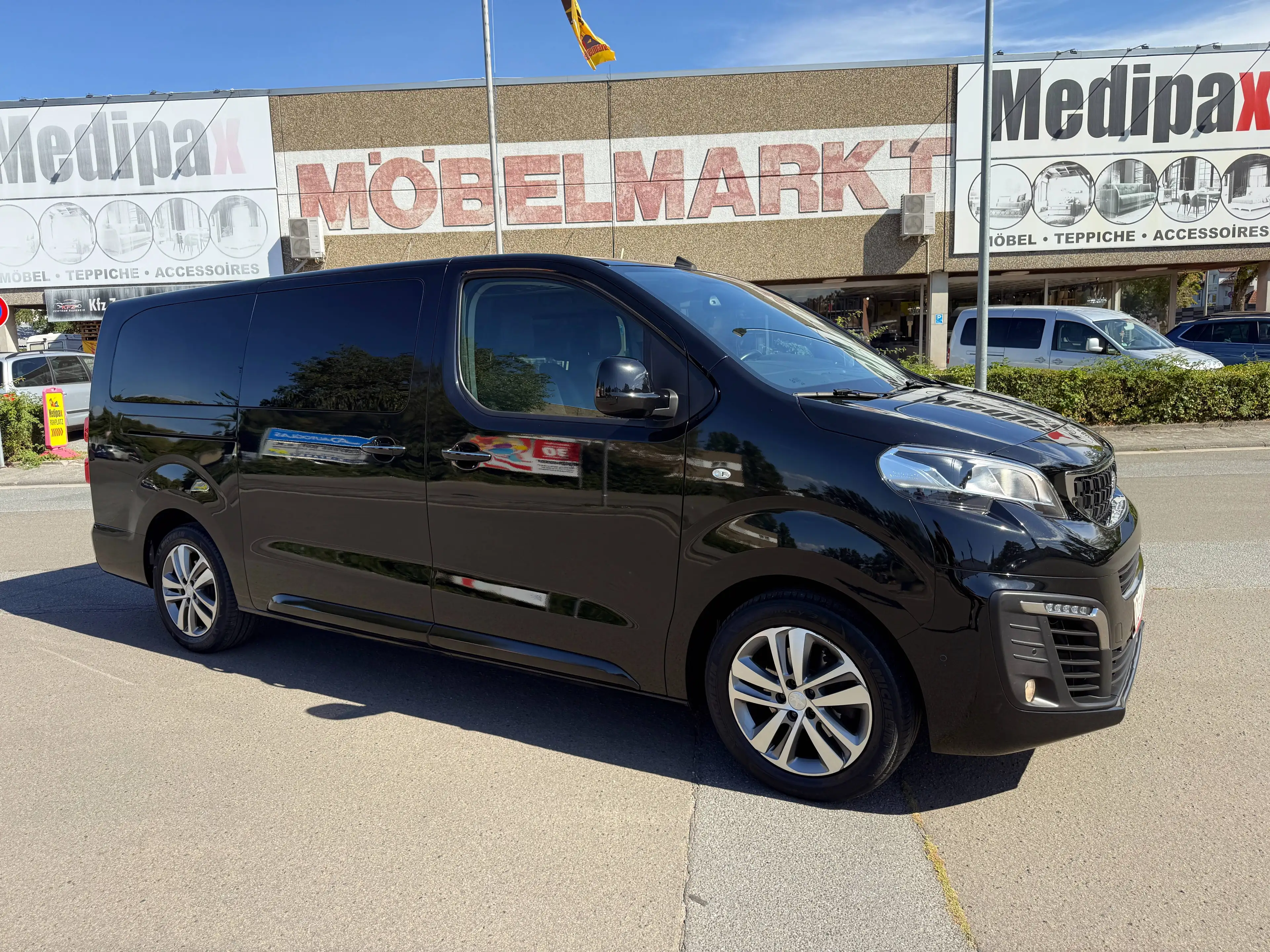 Peugeot Traveller Expert Life 2.0 Blue-HDI L3 VIP Automatik (AHK*7xSITZER*PANODACH*TISCH) — photo 4