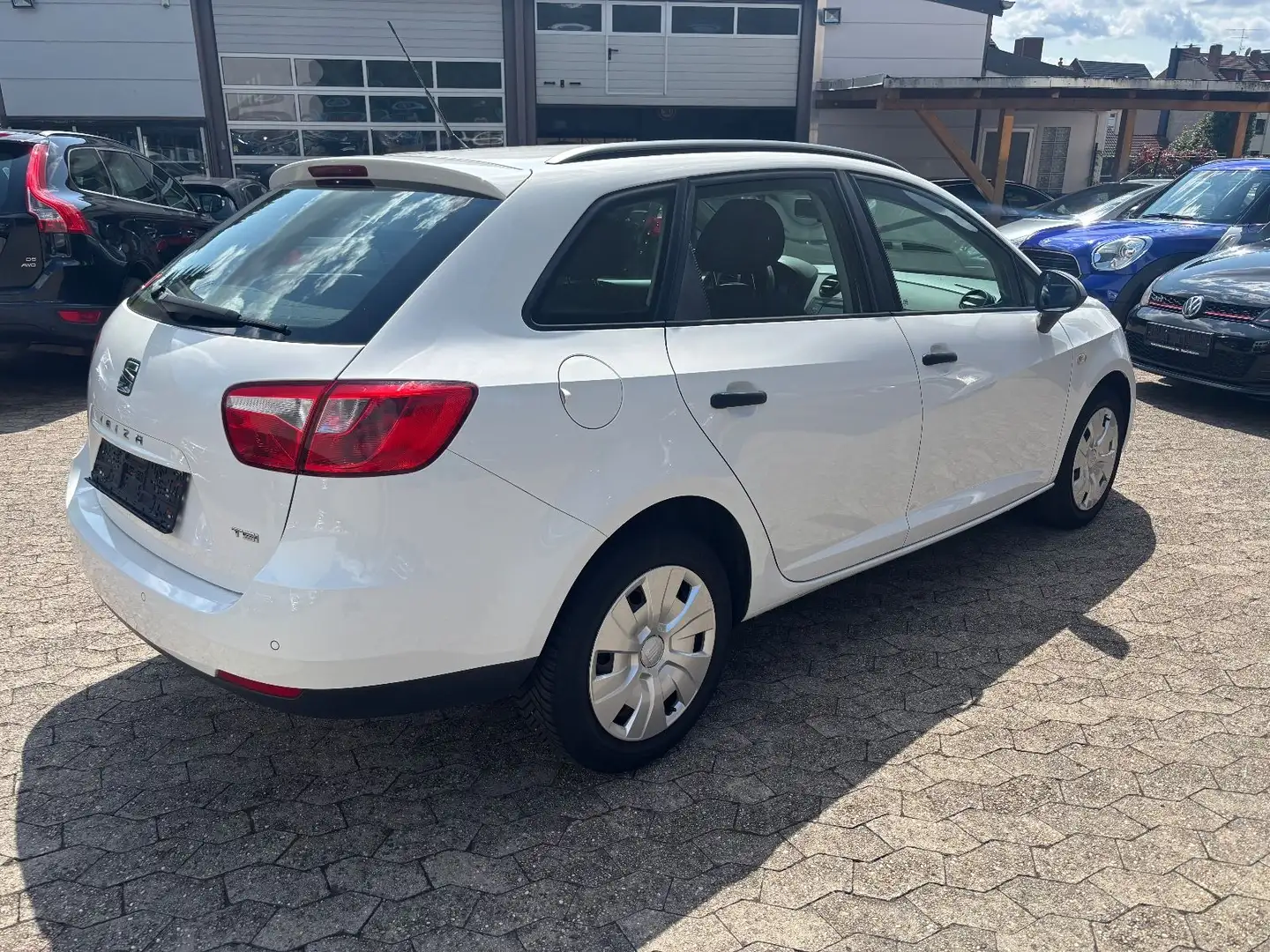 SEAT Ibiza ST Reference Biały - 2