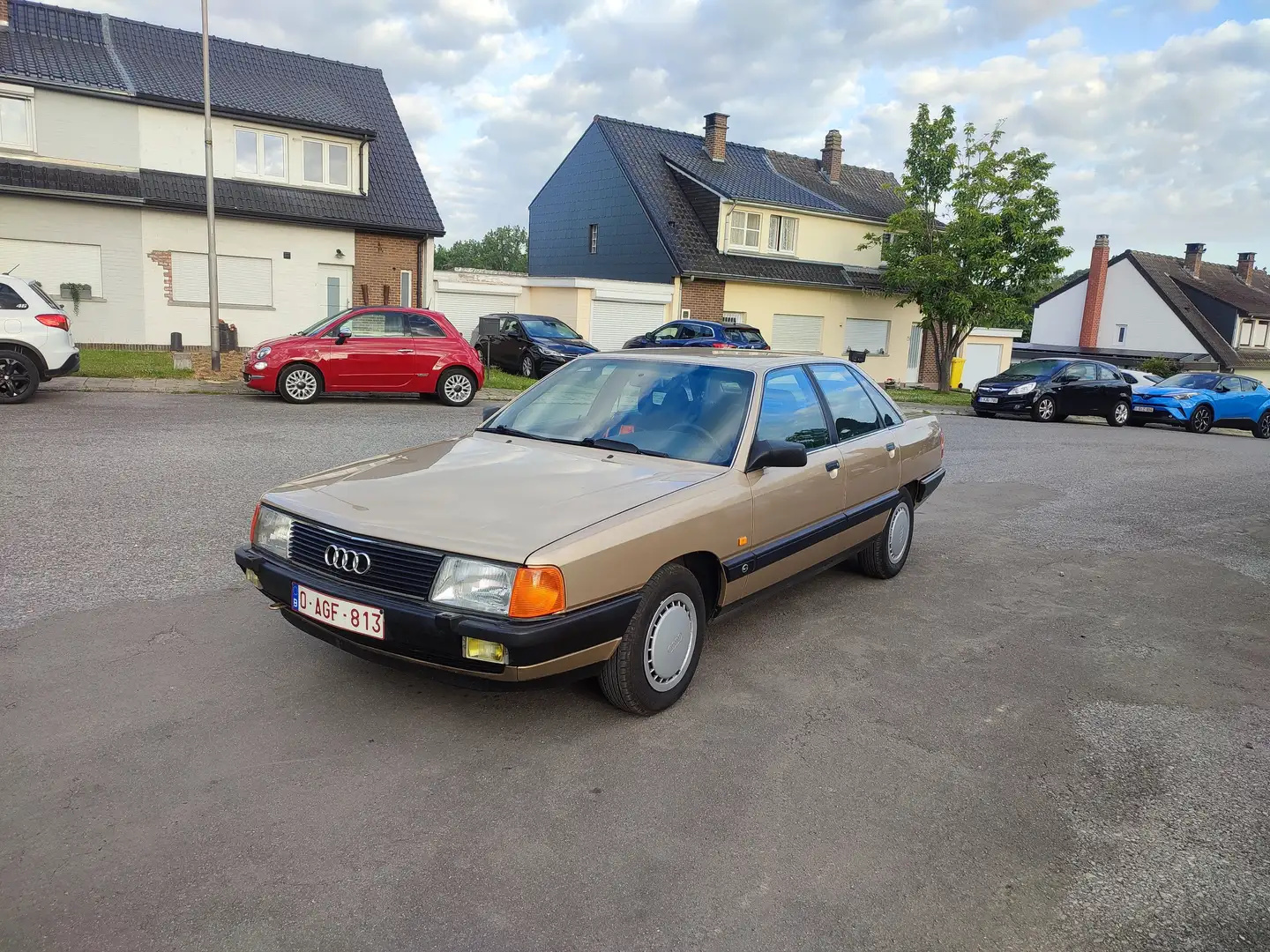 Audi 100 Gold - 1