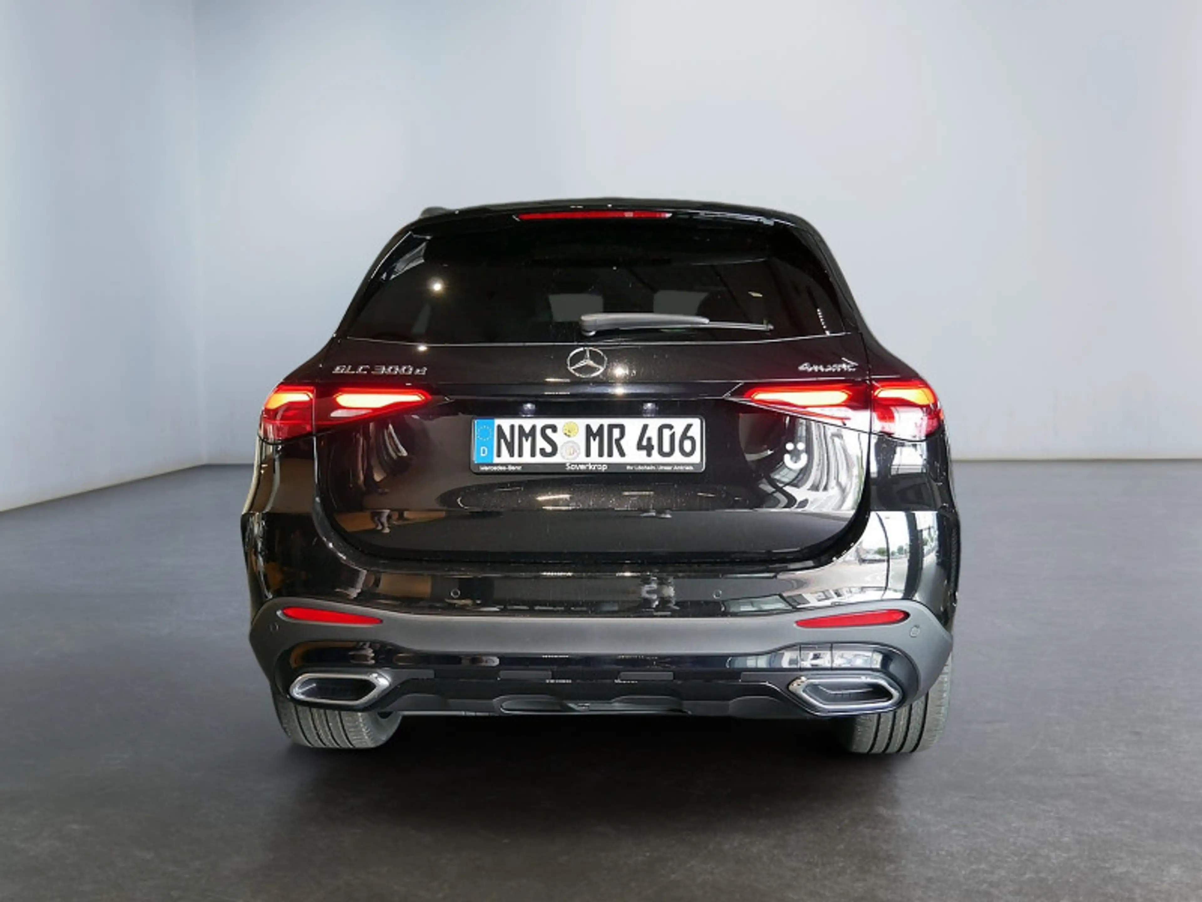Mercedes-Benz GLC 300 d 4MATIC AMG BURM NIGHT MEMO AHK DISTR — photo 4