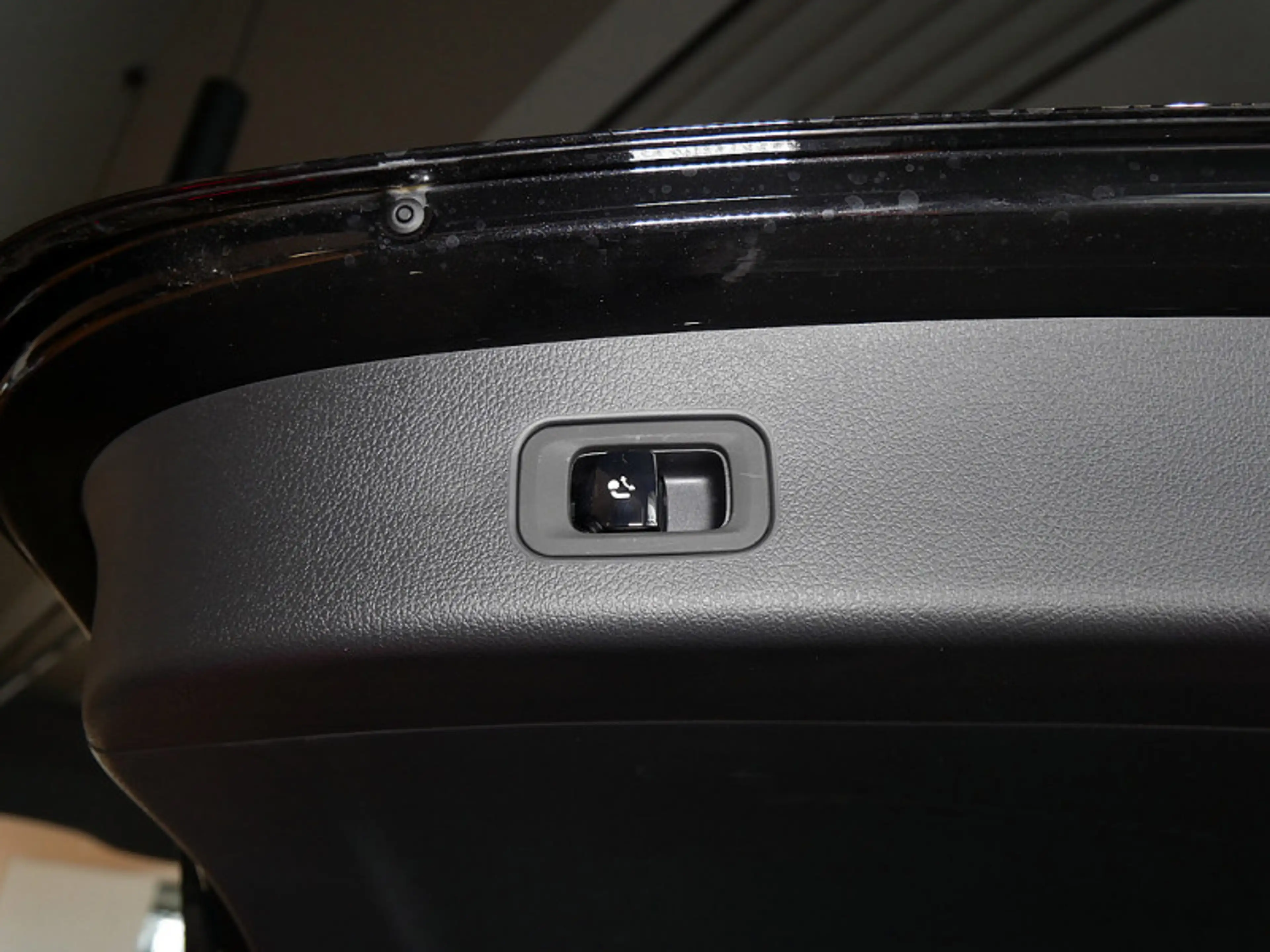 Mercedes-Benz GLC 300 d 4MATIC AMG BURM NIGHT MEMO AHK DISTR — photo 12