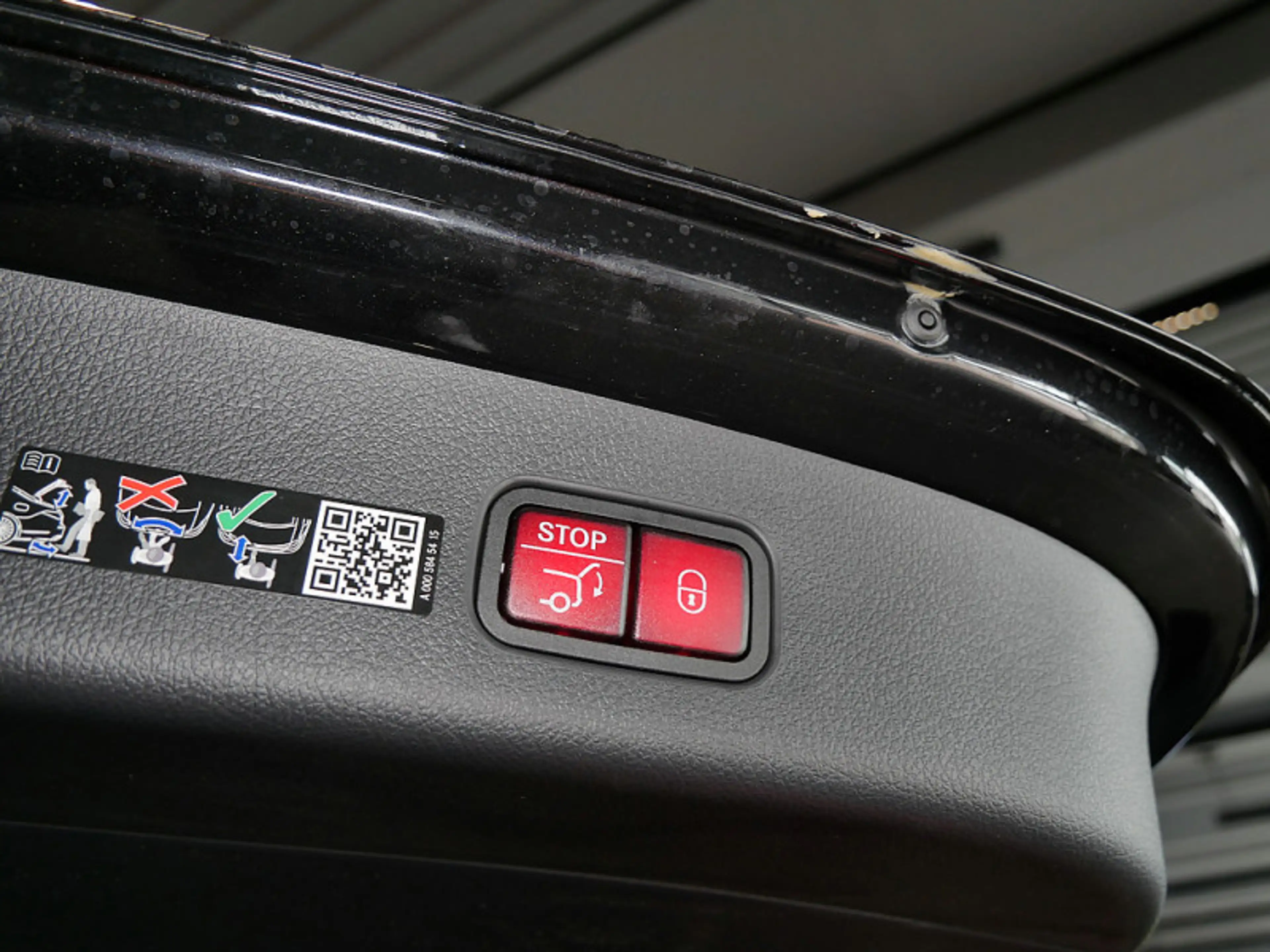 Mercedes-Benz GLC 300 d 4MATIC AMG BURM NIGHT MEMO AHK DISTR — photo 13