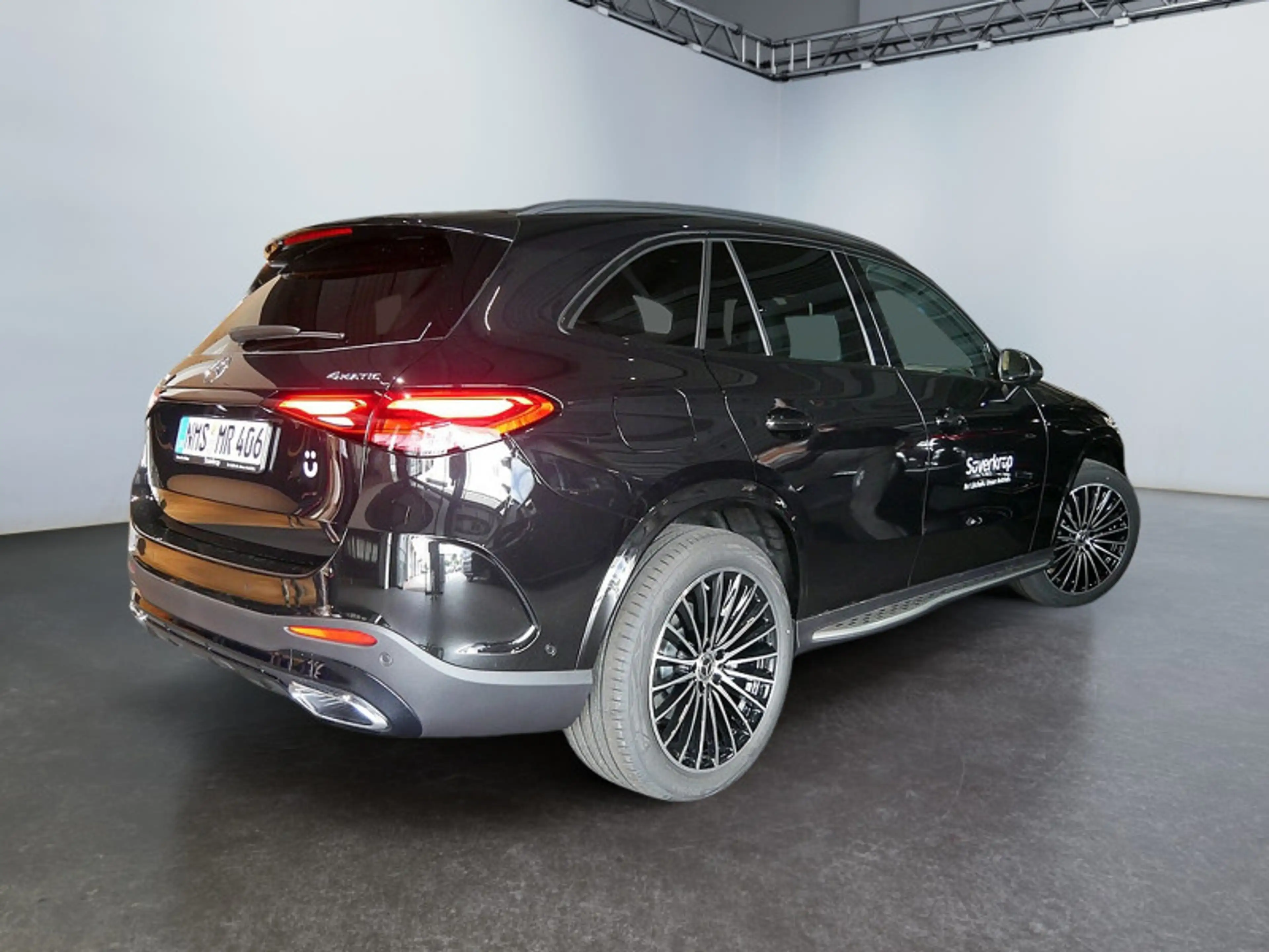 Mercedes-Benz GLC 300 d 4MATIC AMG BURM NIGHT MEMO AHK DISTR — photo 3