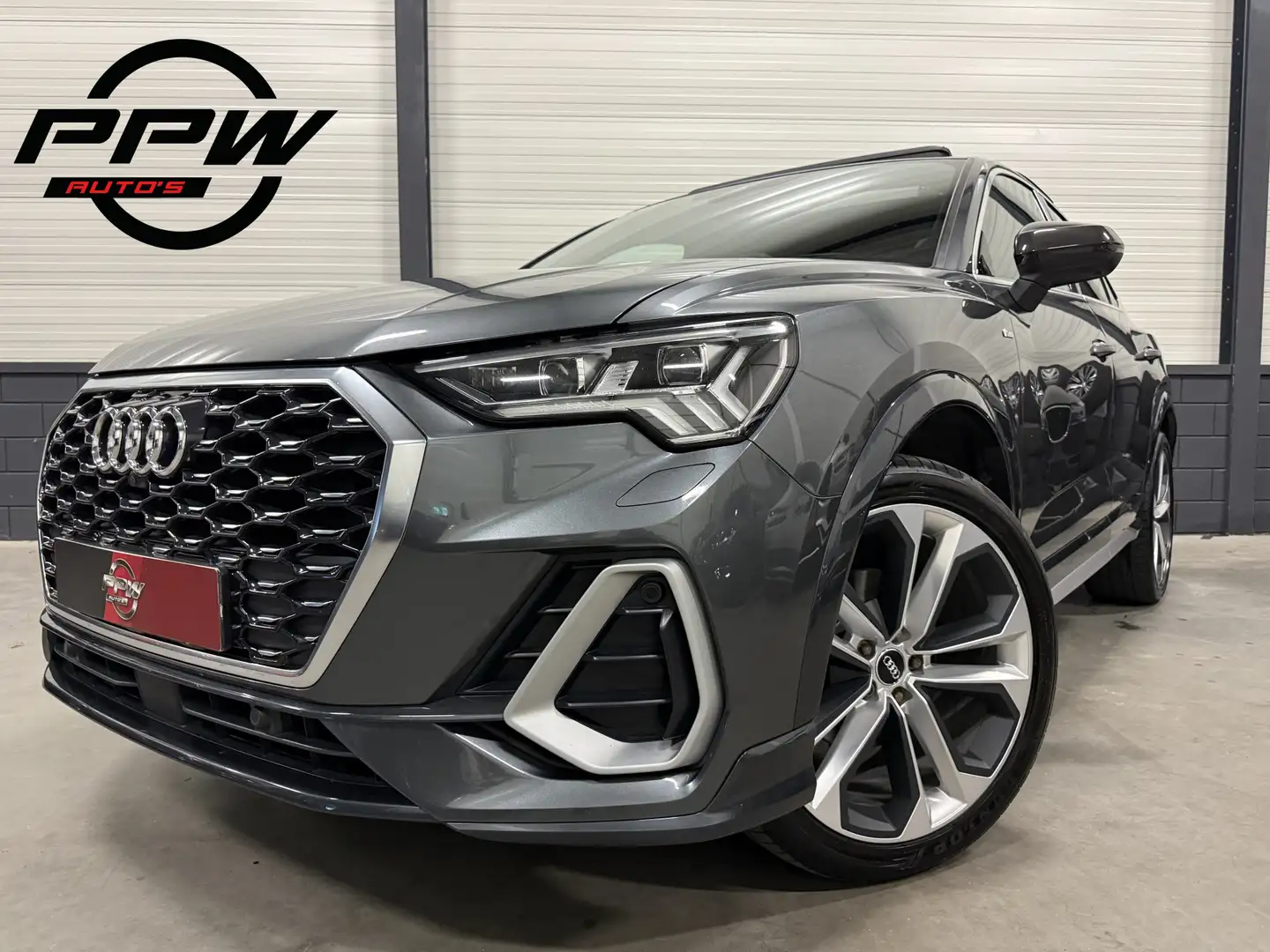 Audi Q3 Sportback 35 TFSI S-Line CARBON EDITION PANO/B&O/2 Gris - 1
