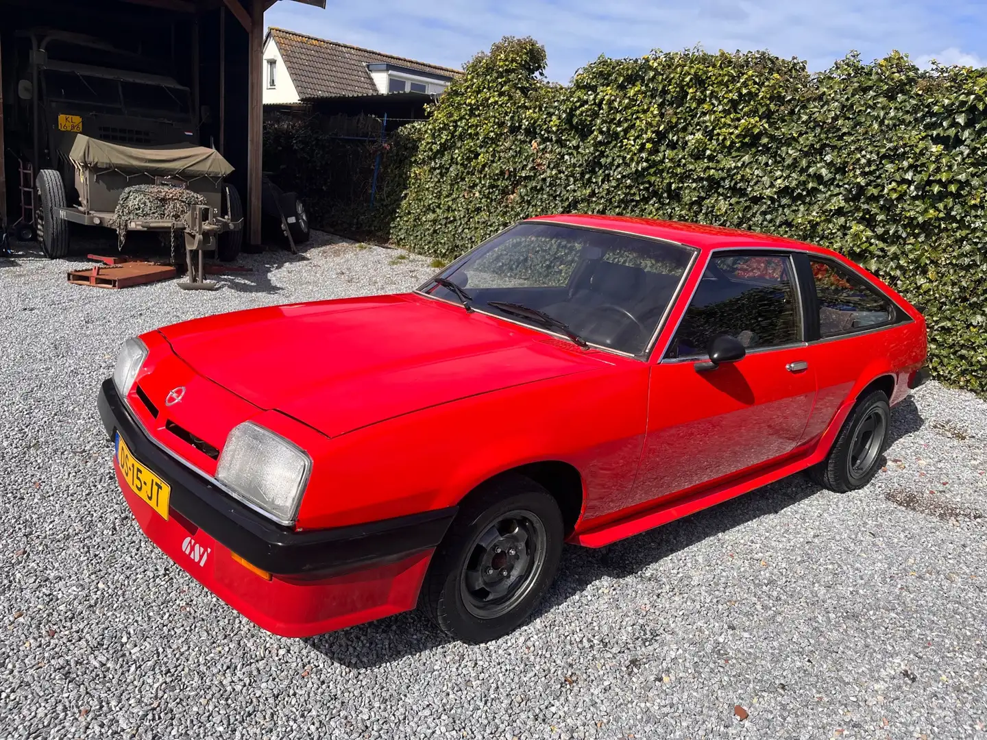Opel Manta GTJ combi 2.0 S Rot - 1