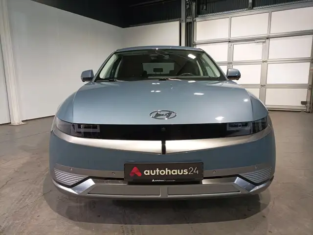 Hyundai Ioniq 5 view 2