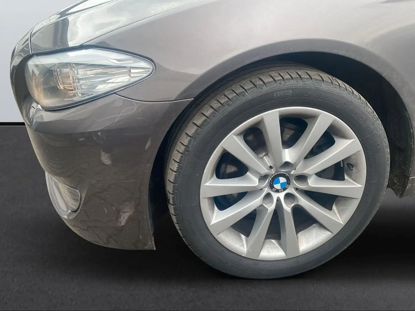 BMW 523 i Touring *PANORAMA*XENON* - 2