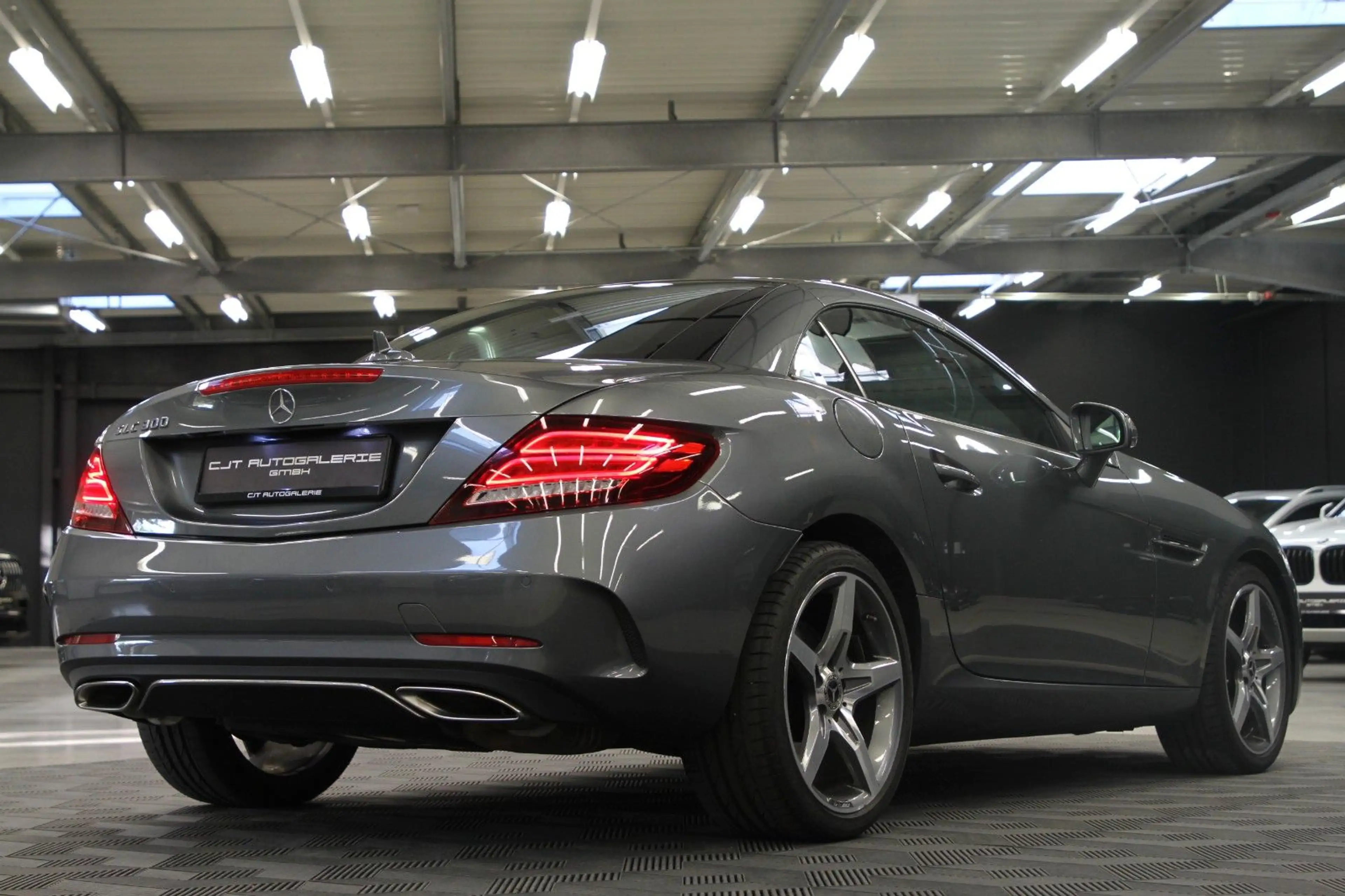 Mercedes-Benz SLC 300 Roadster AMG H&K / RFK / ILS / Ambiente — photo 8