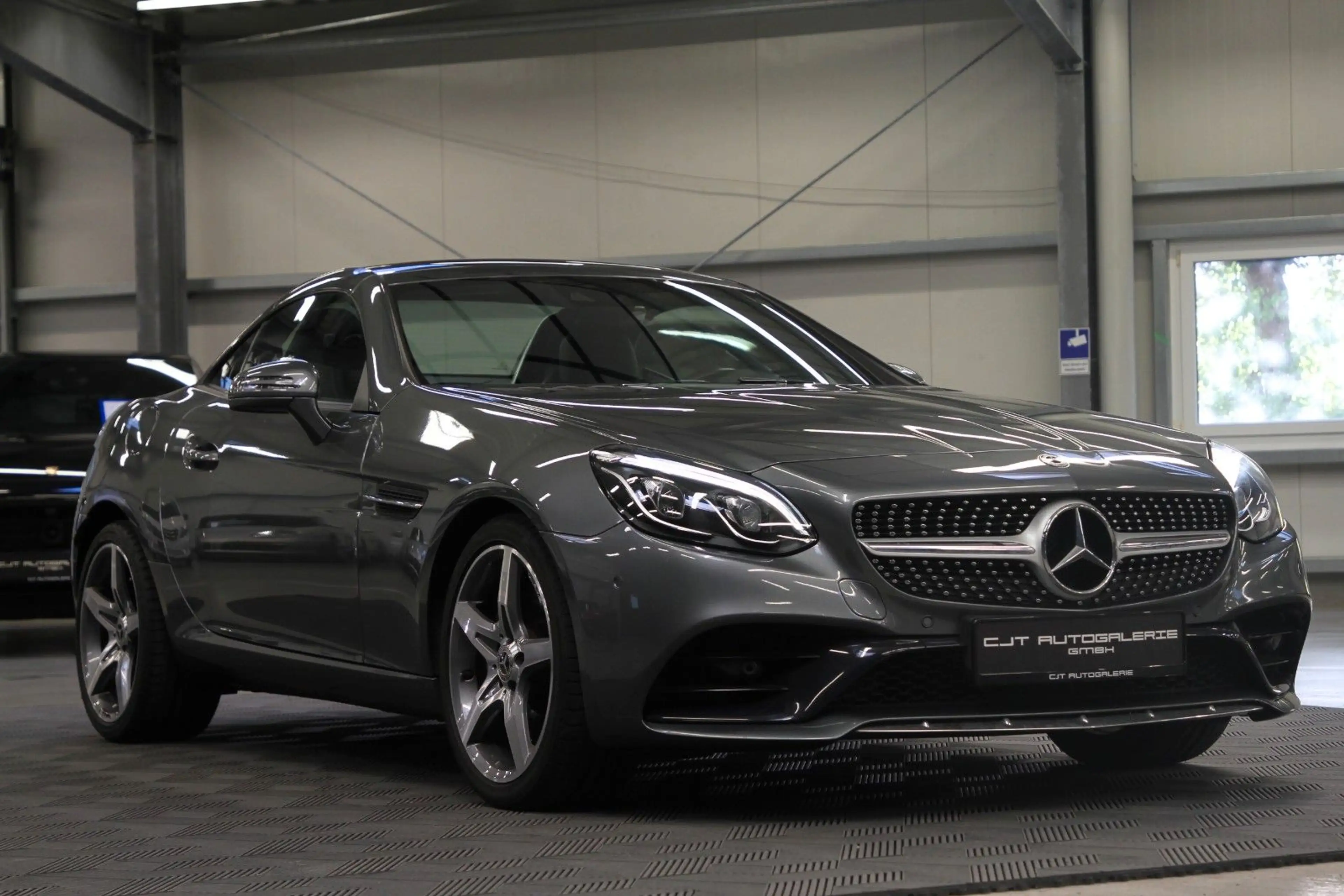 Mercedes-Benz SLC 300 Roadster AMG H&K / RFK / ILS / Ambiente — photo 10