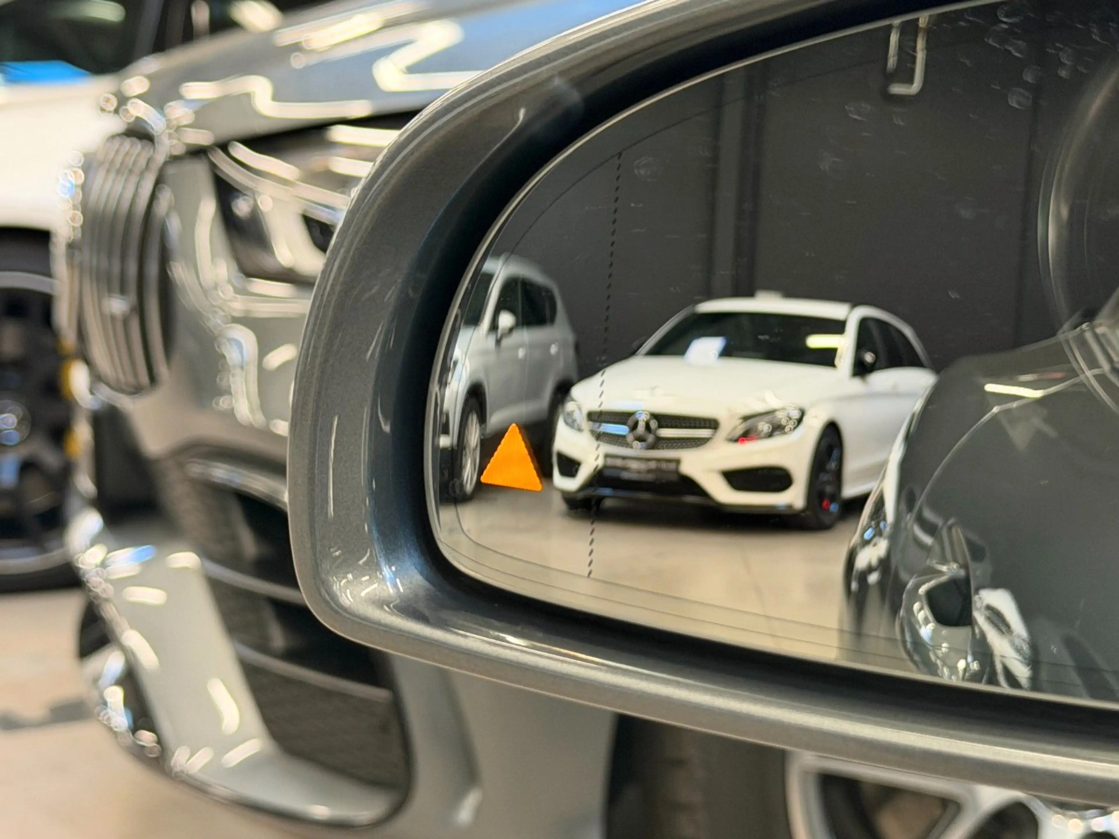 Mercedes-Benz SLC 300 Roadster AMG H&K / RFK / ILS / Ambiente — photo 15