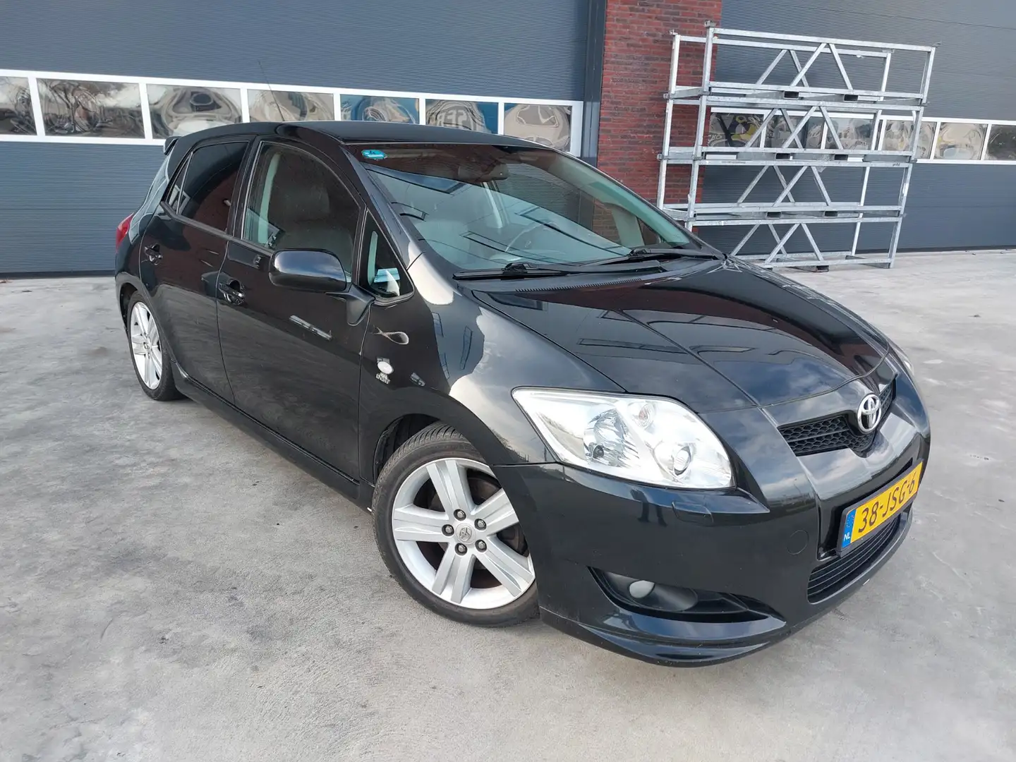 Toyota Auris 2.2 D-CAT GT180 AIRCO/ECC/Vol leder NAVI UNIEK Zwart - 1