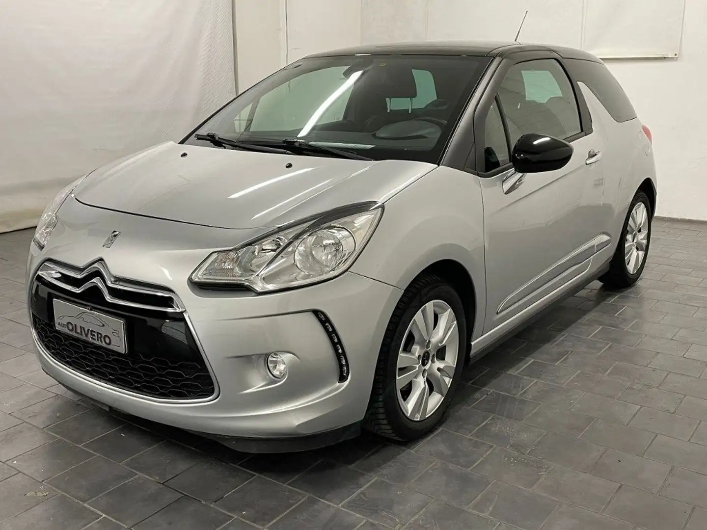 DS Automobiles DS 3 1.4 HDi 70CV So Chic-UNIPRO-NEOPATENTATI siva - 2
