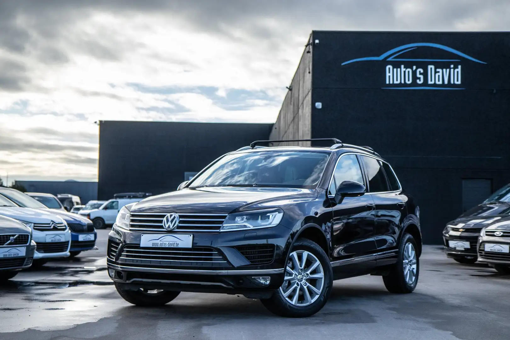 Volkswagen Touareg 3.0 V6 TDI Tiptronic 4Motion / HISTORIEK / XENON Zwart - 1