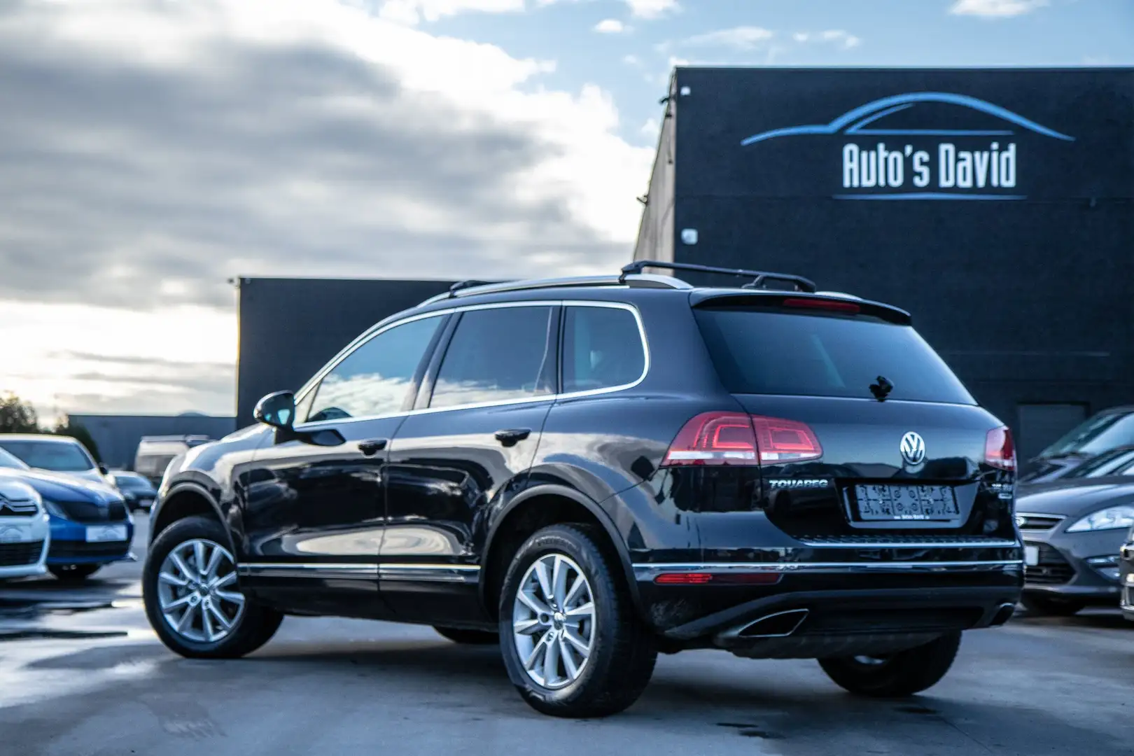 Volkswagen Touareg 3.0 V6 TDI Tiptronic 4Motion / HISTORIEK / XENON Zwart - 2