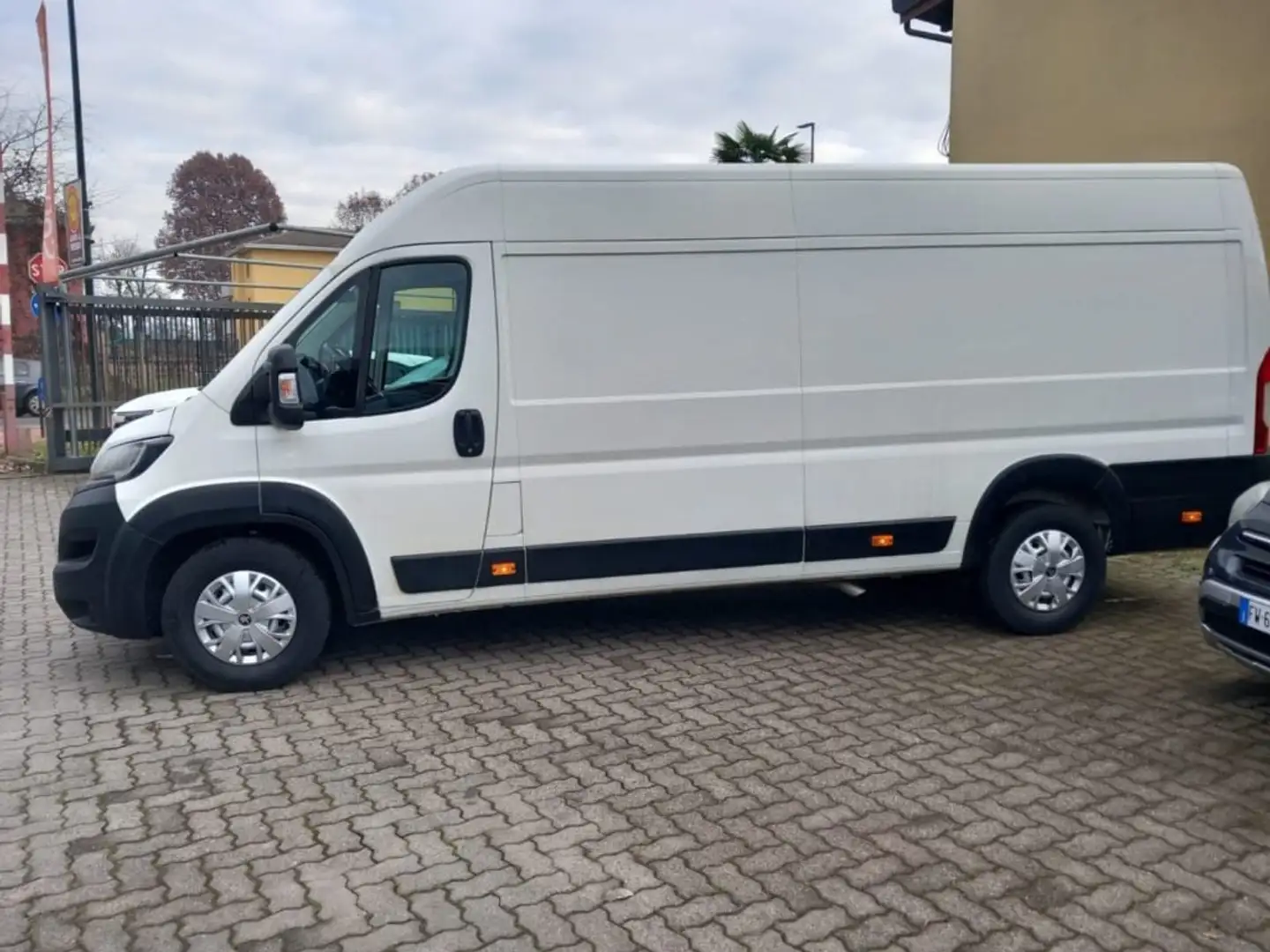 Peugeot Boxer 335 2.2 BlueHDi 165 S&S L4-H2 Furgone Wit - 2