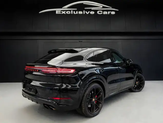 Porsche Cayenne view 4