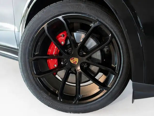 Porsche Cayenne view 6