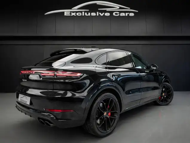 Porsche Cayenne view 5