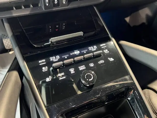 Porsche Cayenne view 14