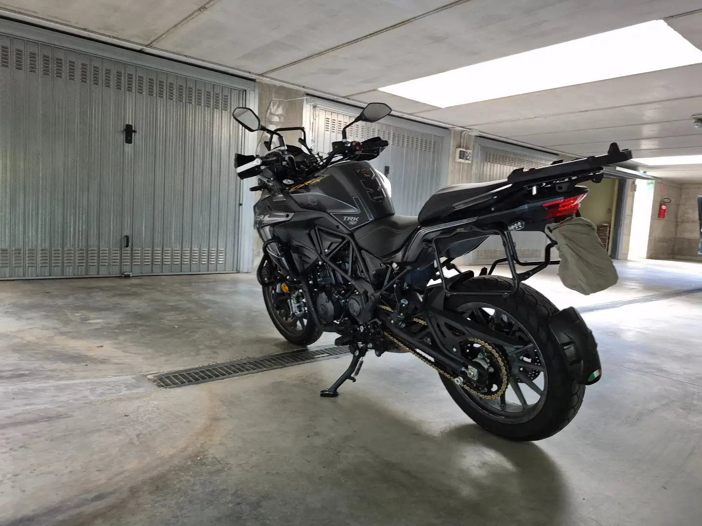 Benelli TRK 502 Stradale Nero - 2