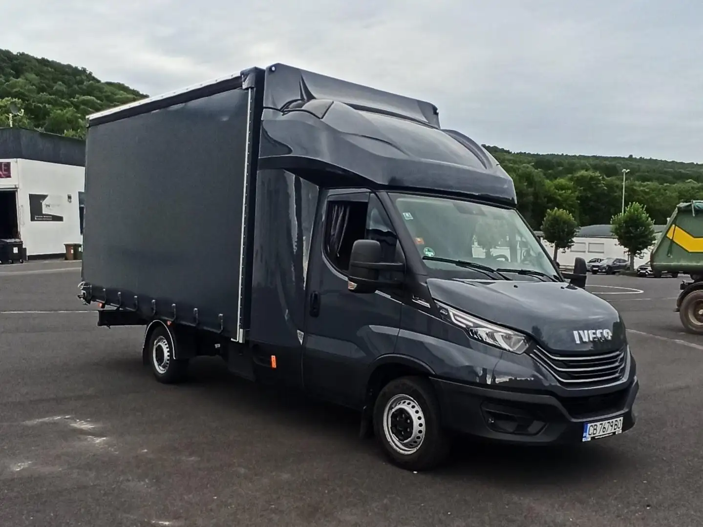 Iveco Daily 35 S 18HA8 Grau - 1