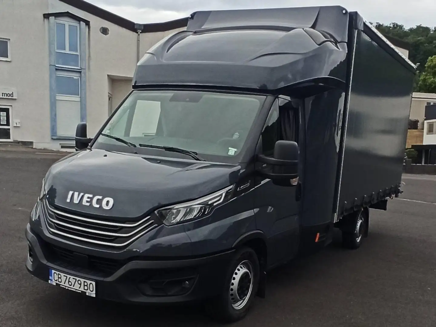 Iveco Daily 35 S 18HA8 Grau - 2