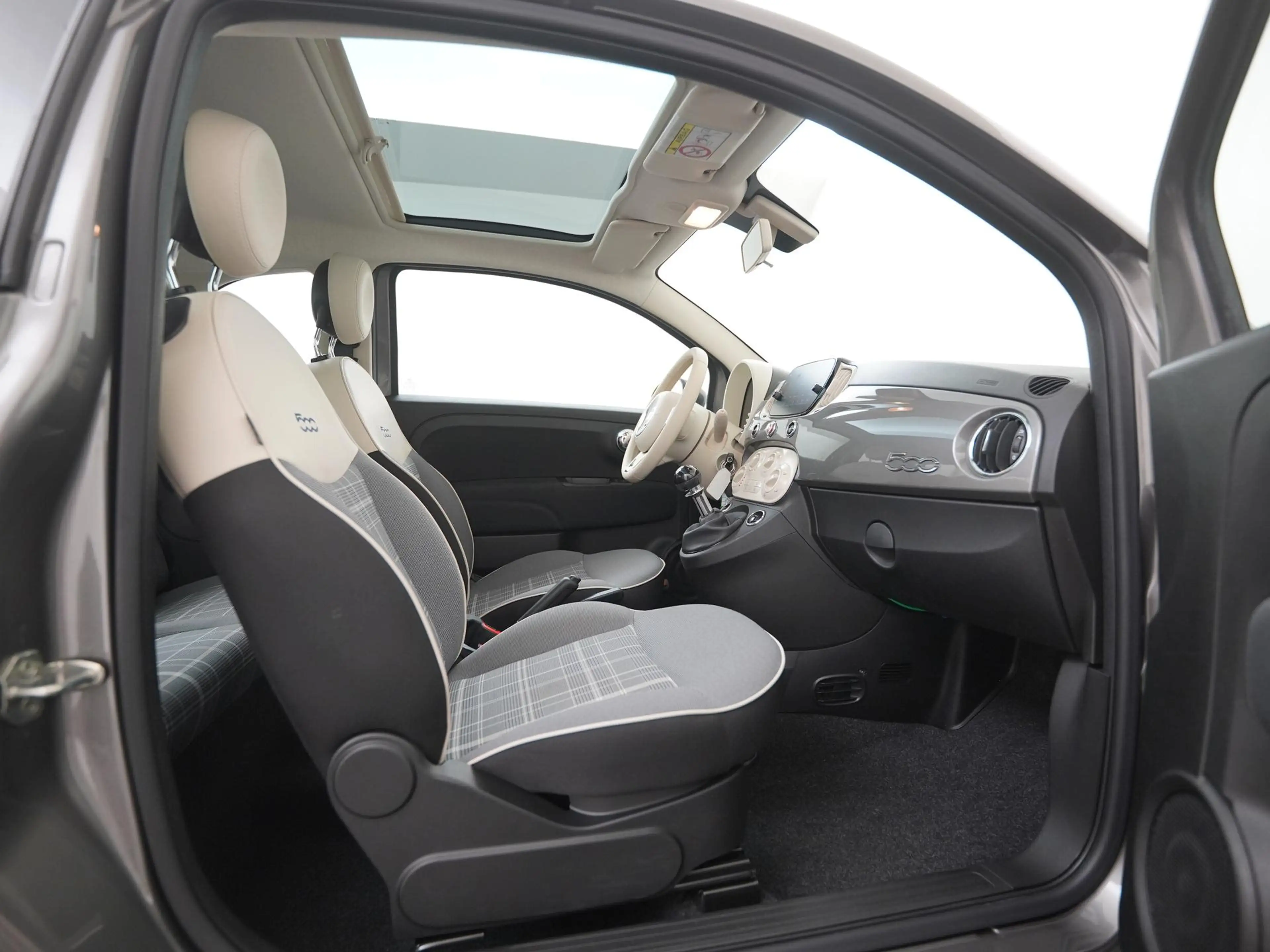 Fiat 500 1.0 Hybrid Lounge | Panoramadak | Zondag Open! — photo 3