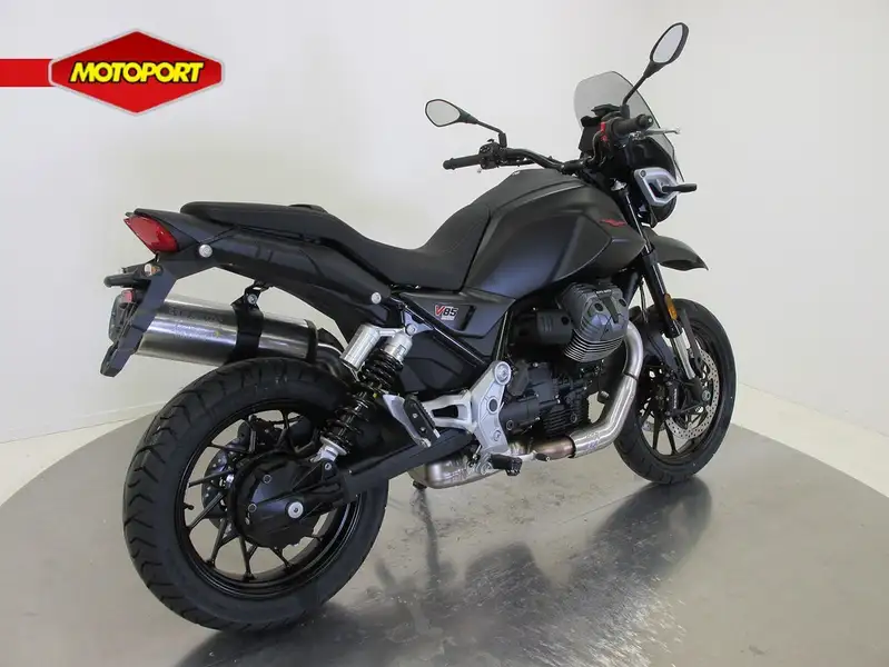 Moto Guzzi V 85 TT - foto 8