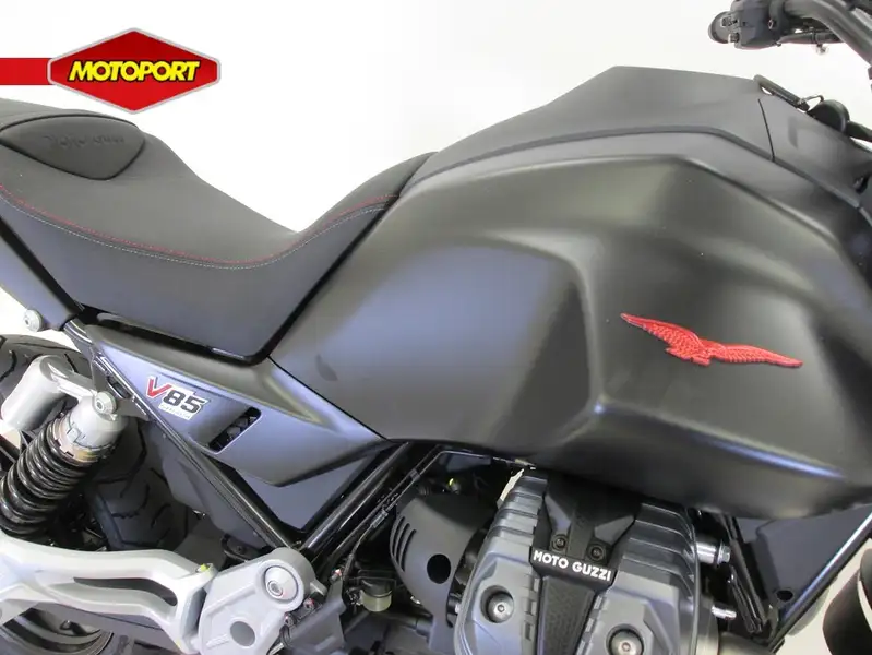 Moto Guzzi V 85 TT - foto 7