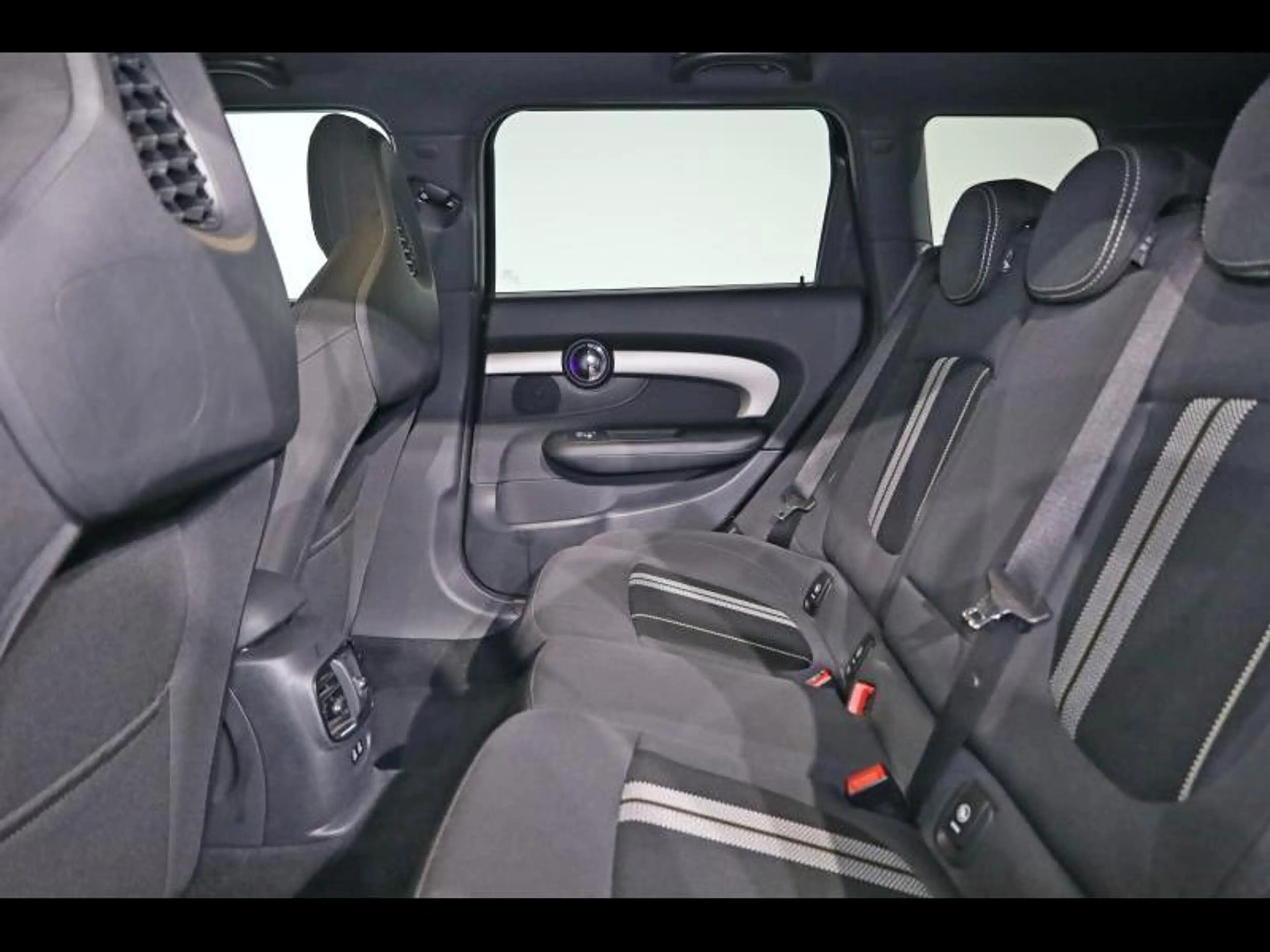 MINI Cooper Clubman — photo 11