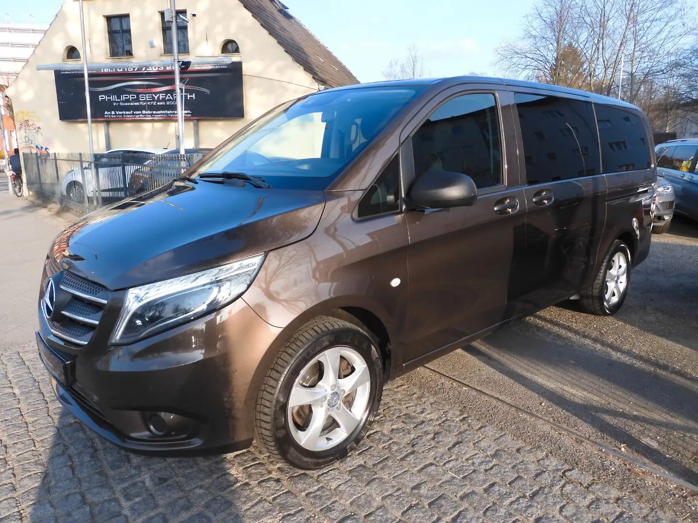 Mercedes-Benz Vito 119CDI TOURER PRO 4MATIC*AUT.*NAVI*LED*8-SI Barna - 1