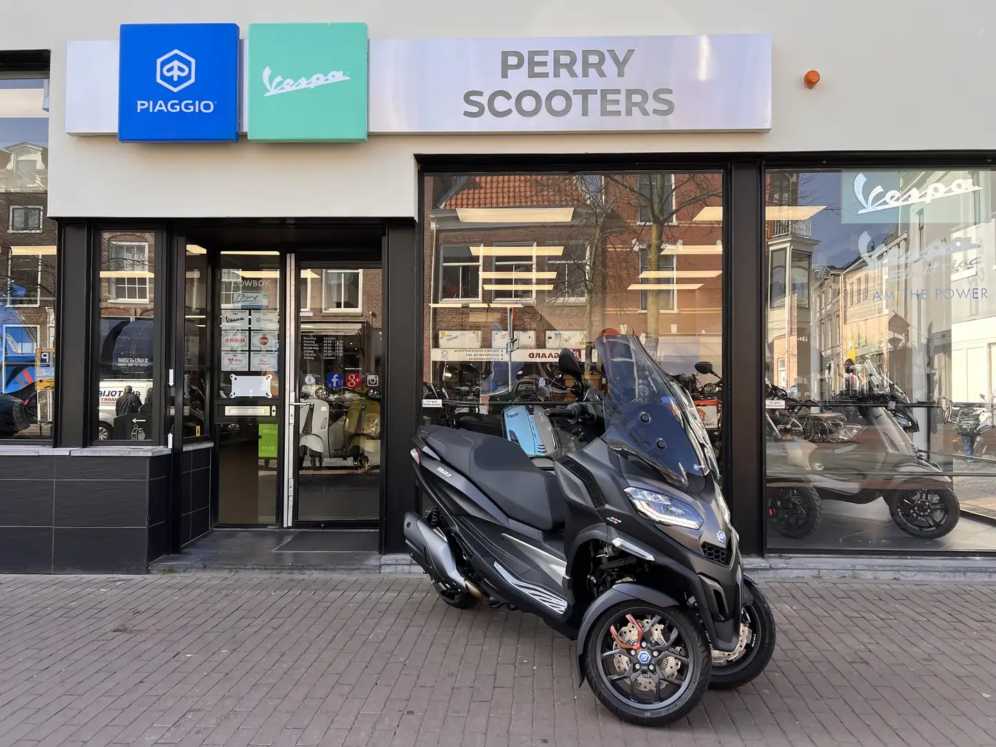 Piaggio MP3 530 HPE EURO5+ EXCLUSIVE €750,- KORTING - 4 JAAR Negru - 1