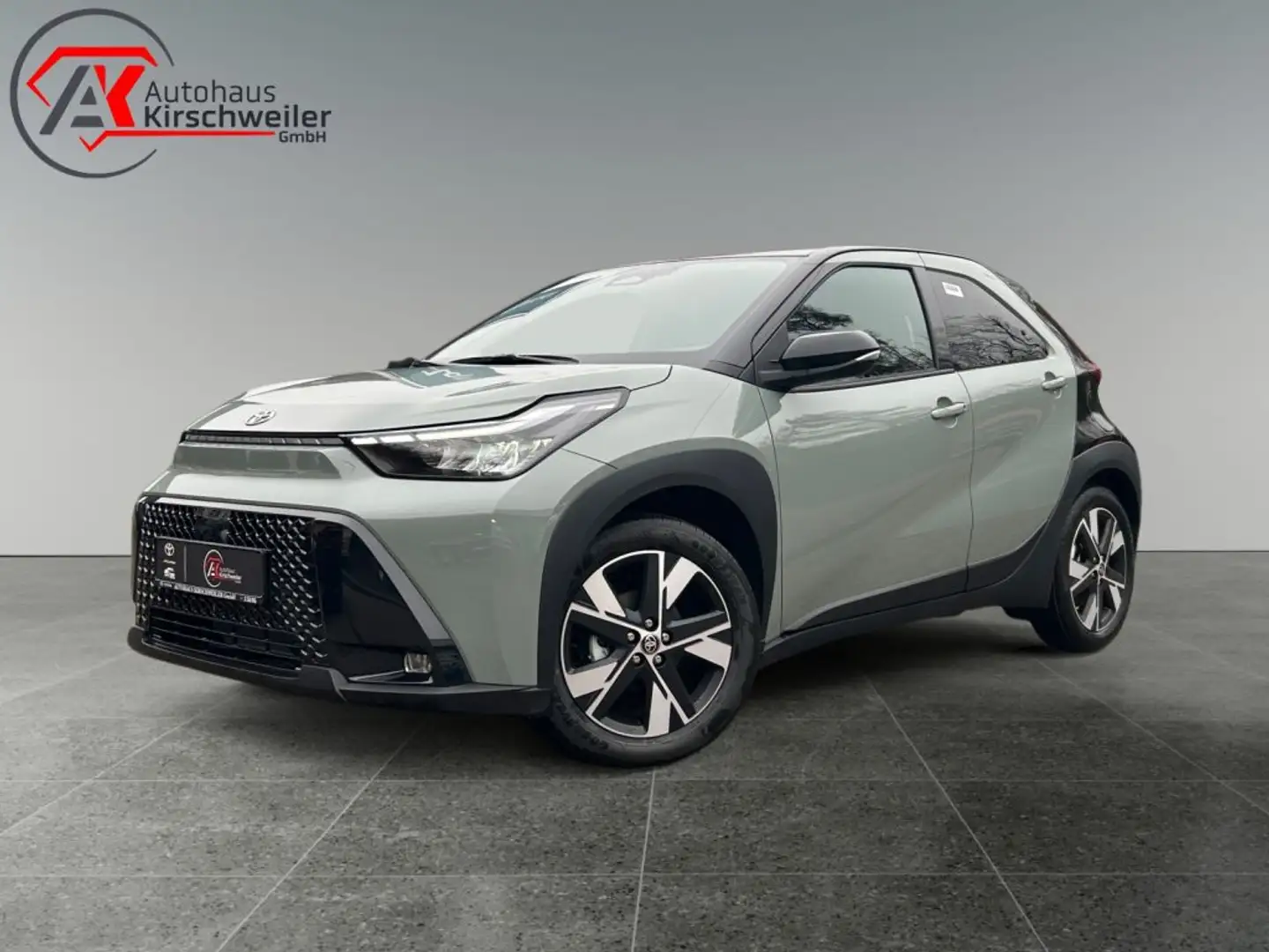 Toyota Aygo X 1,5 Hybrid Teamplayer (AB7) Grün - 1