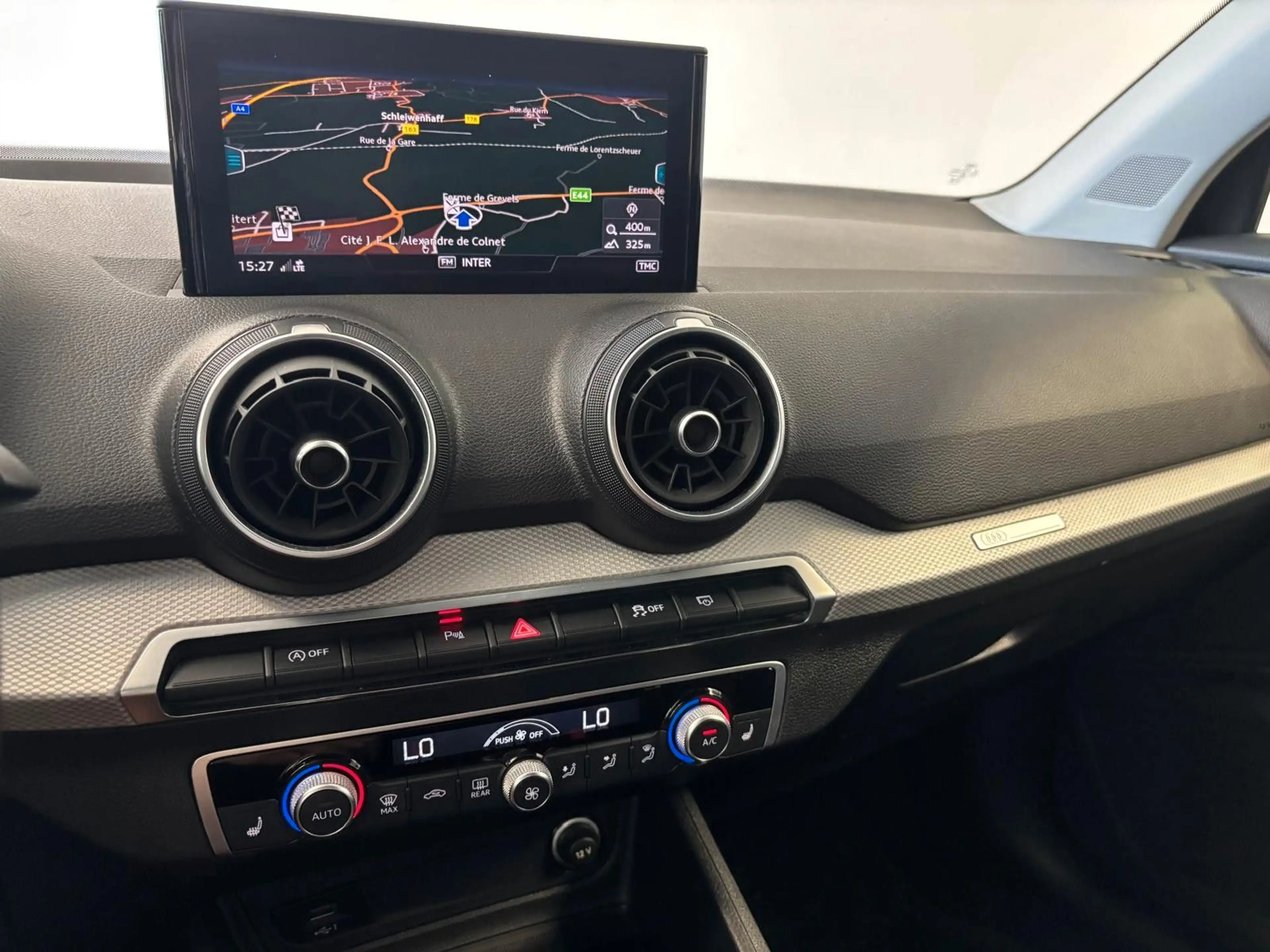 Audi Q2 35 TFSI S line**NAVI**R-KAMERA**SHZ** — photo 9
