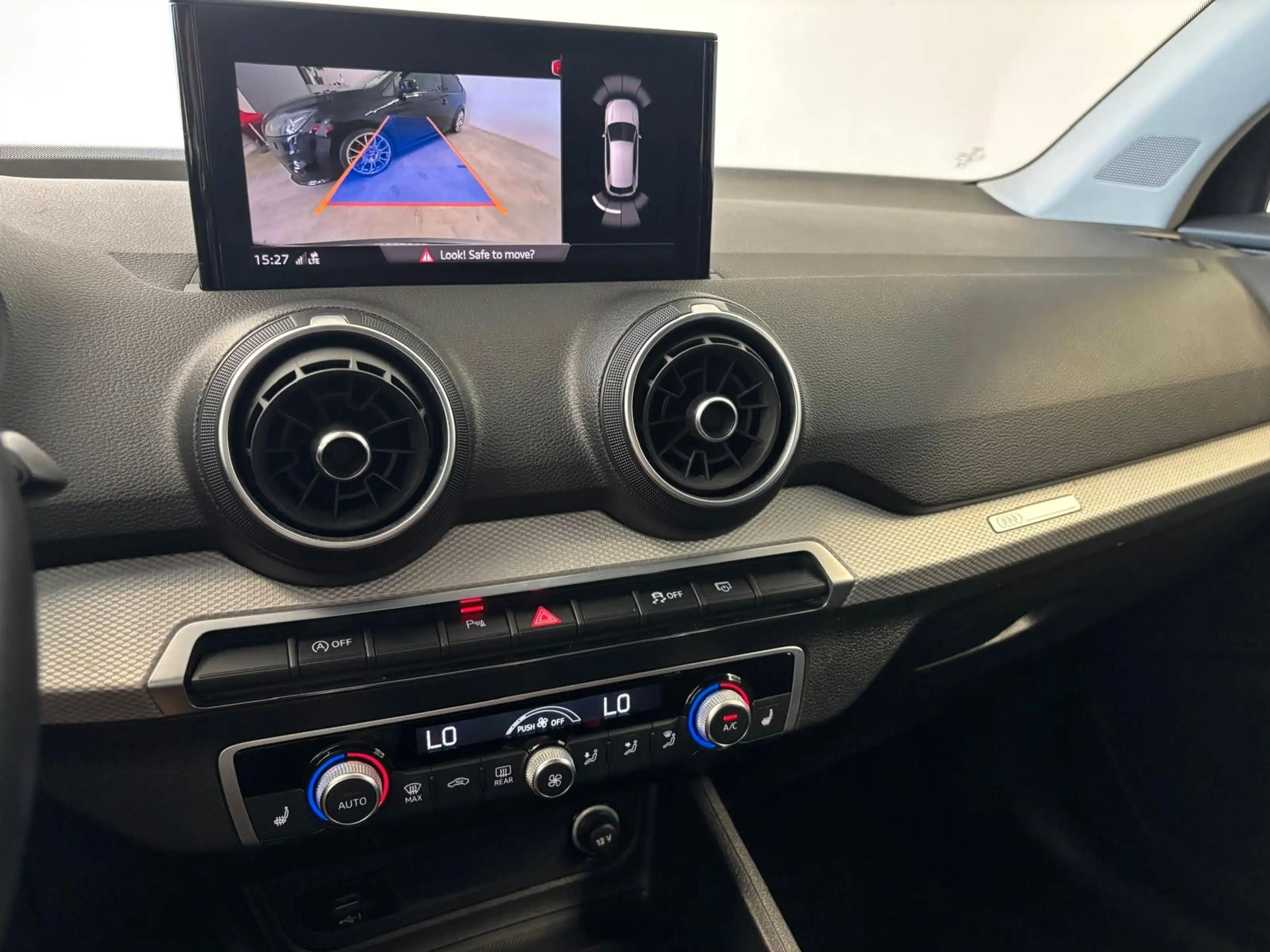 Audi Q2 35 TFSI S line**NAVI**R-KAMERA**SHZ** — photo 11
