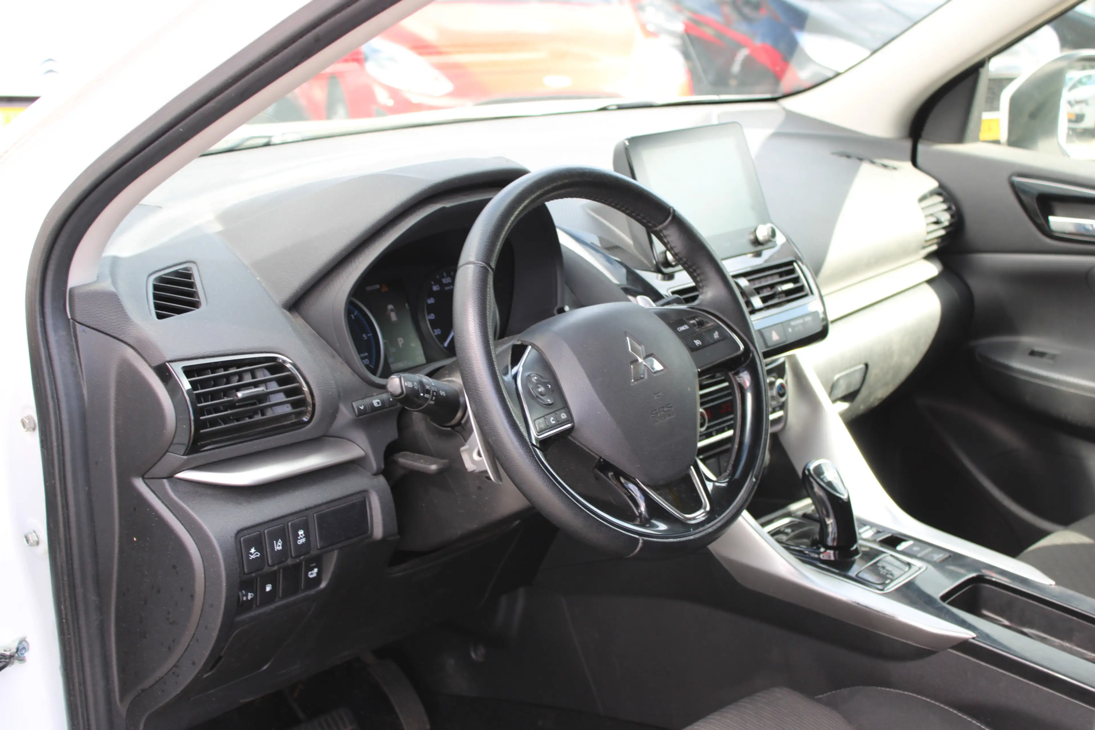 Mitsubishi Eclipse Cross 2.4 PHEV Intense — photo 5