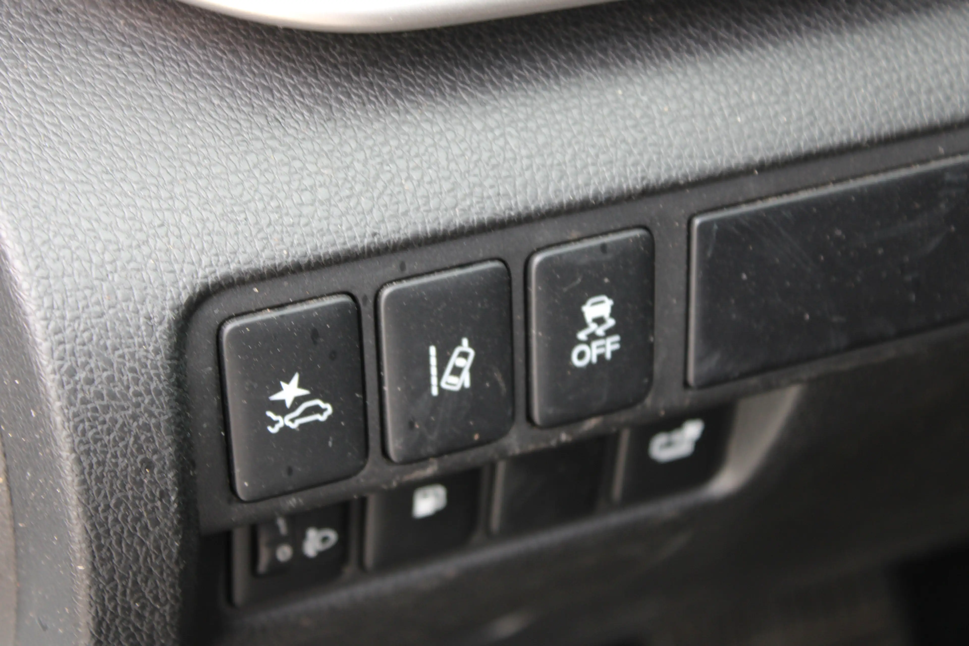 Mitsubishi Eclipse Cross 2.4 PHEV Intense — photo 8