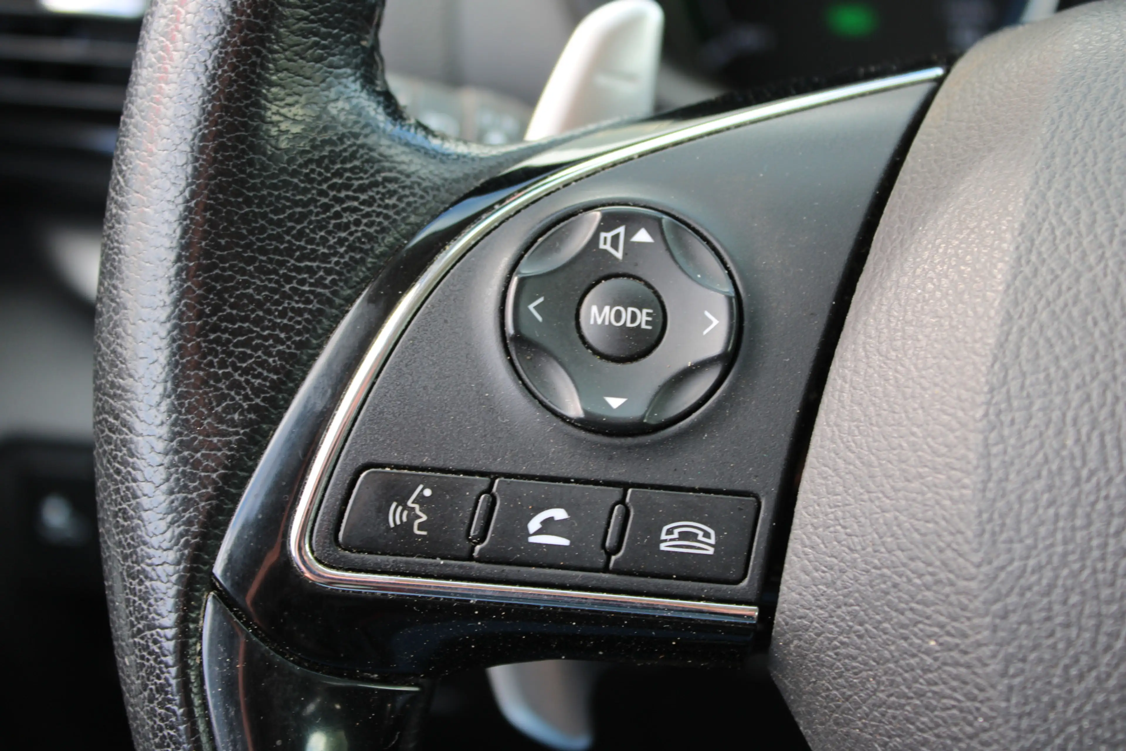 Mitsubishi Eclipse Cross 2.4 PHEV Intense — photo 10