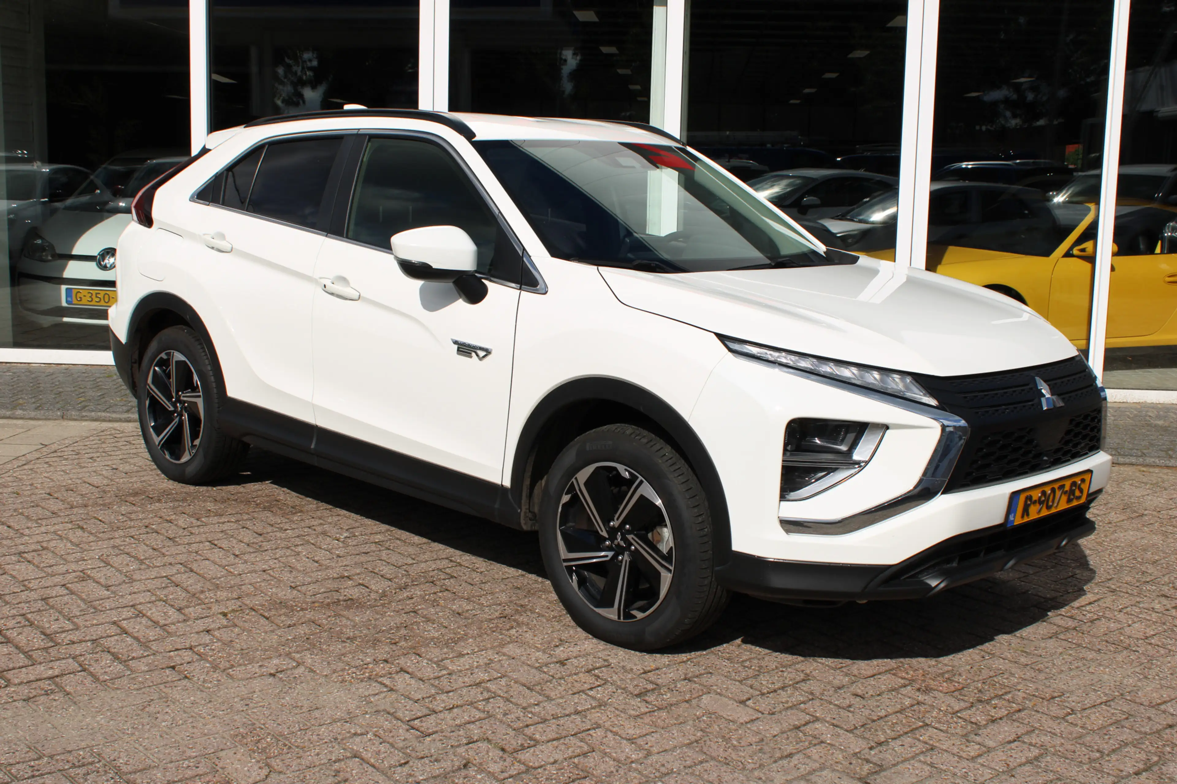 Mitsubishi Eclipse Cross 2.4 PHEV Intense — photo 2
