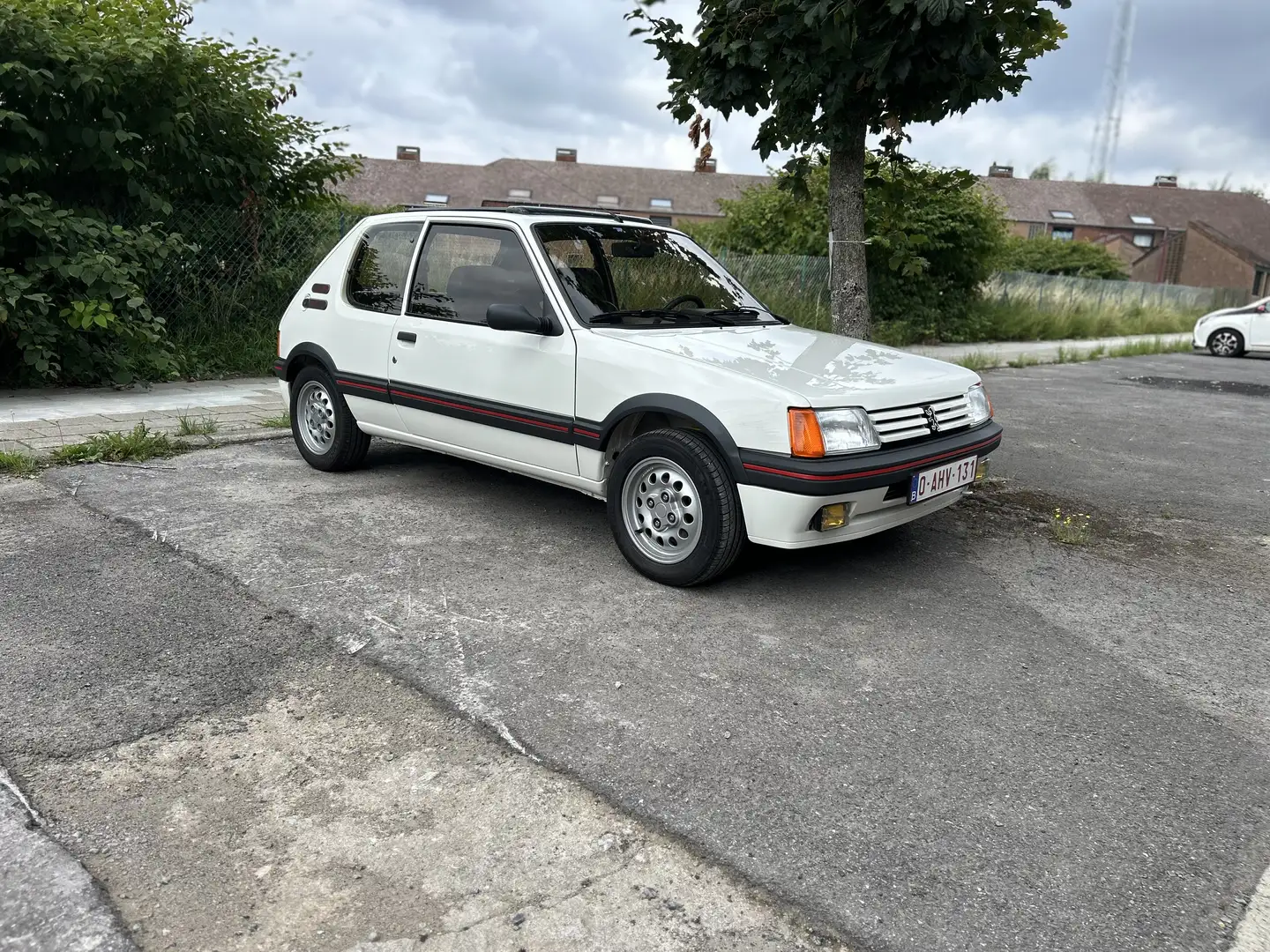Peugeot 205 GTI 1600 - 2
