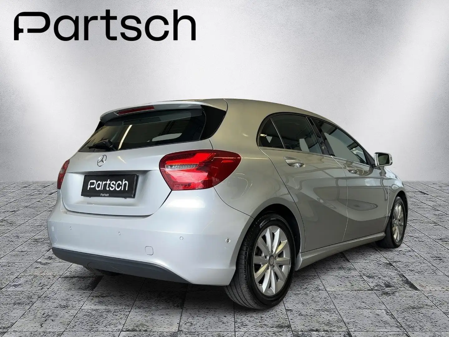 Mercedes-Benz A 180 d SH Navi LED Silber - 2