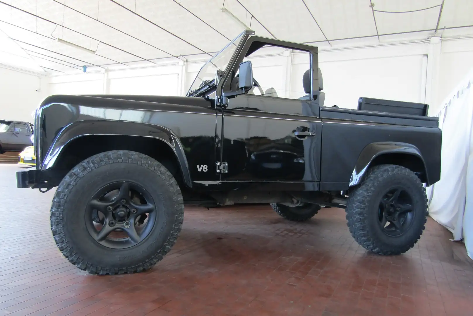 Land Rover Defender 90 3.5 V8 Petrol Noir - 2