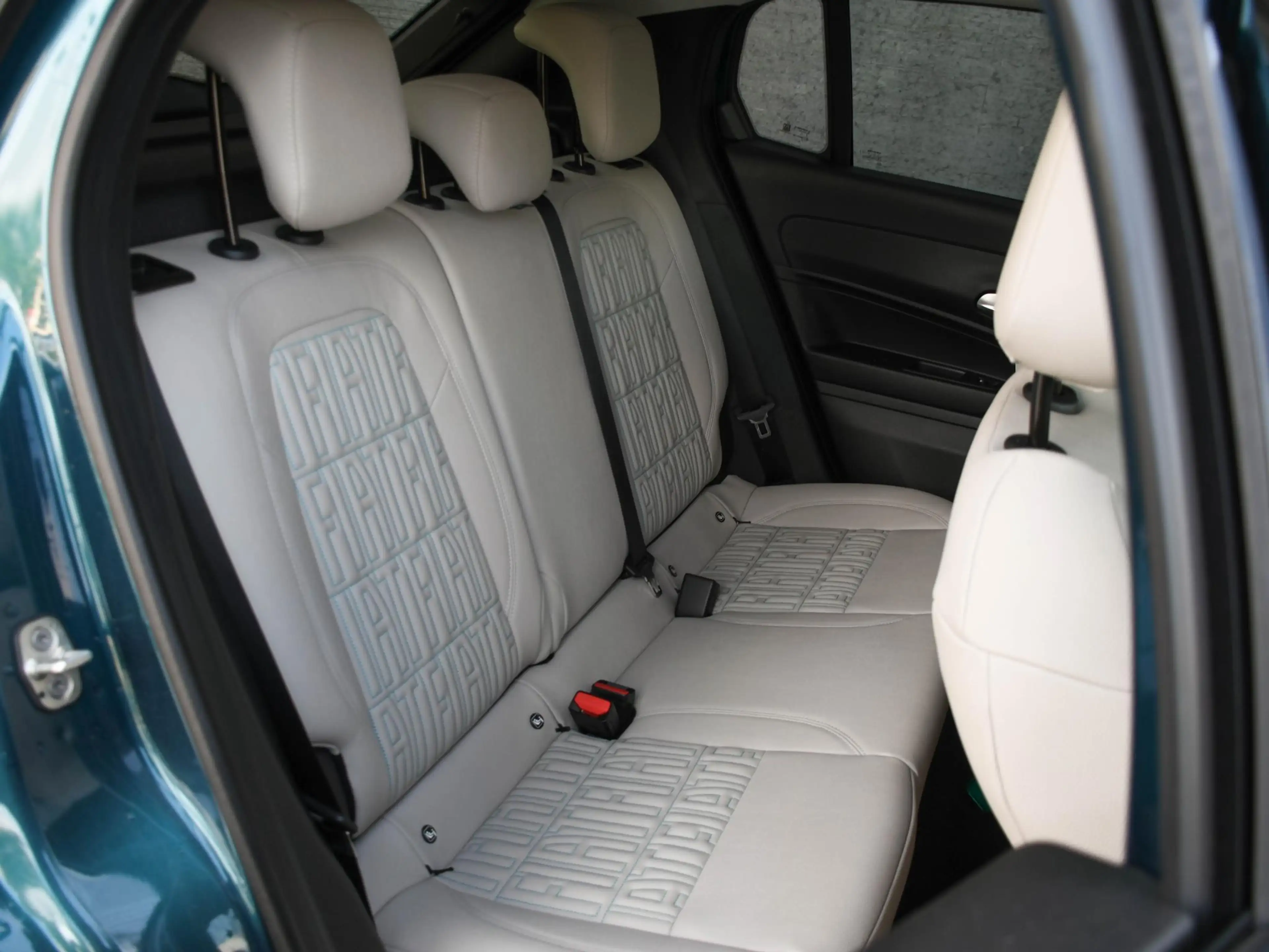 Fiat 600 La Prima 1.2 Hybrid 110pk Automaat MASSAGE | CAMER — photo 11