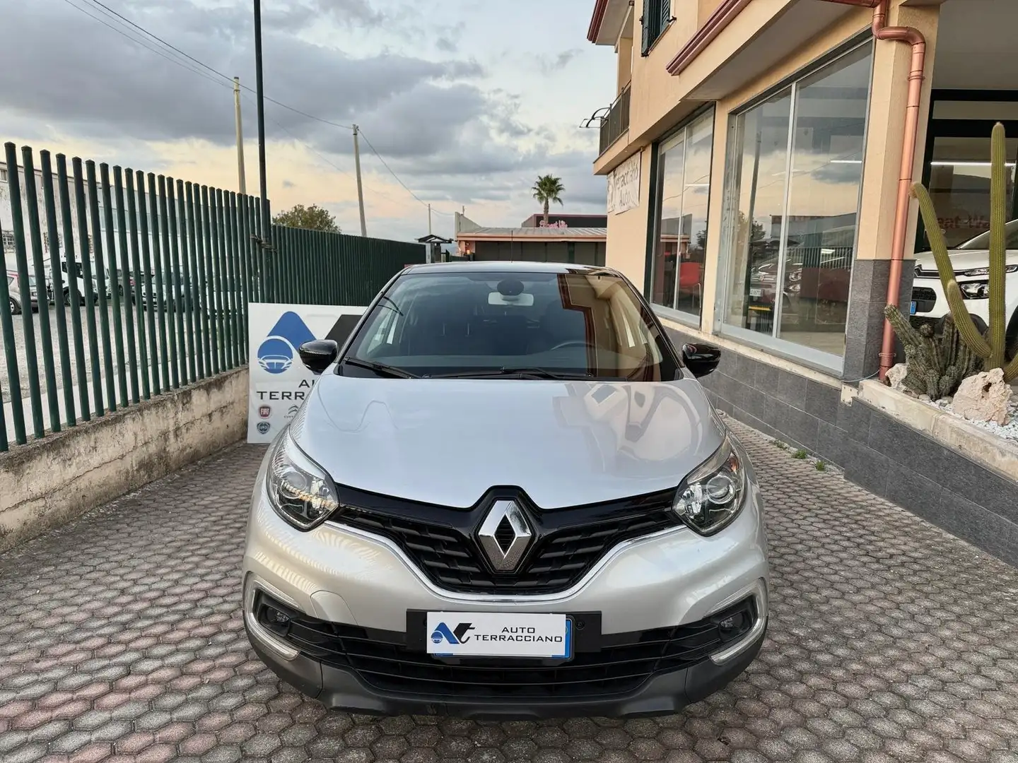 Renault Captur II serie 1.5dci Sport Edition 90cv MY18 Gris - 1