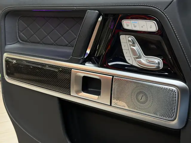 Mercedes-Benz G-Class view 11