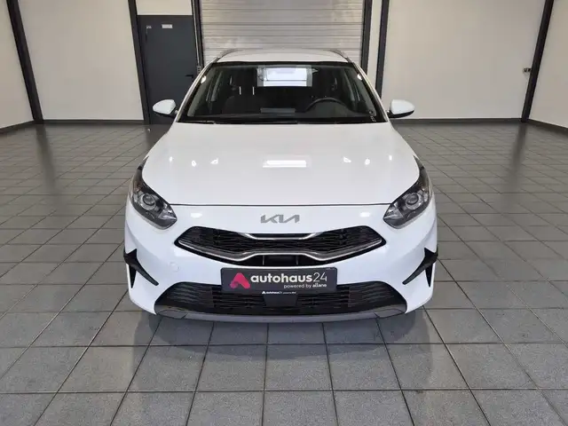 Kia Ceed view 2