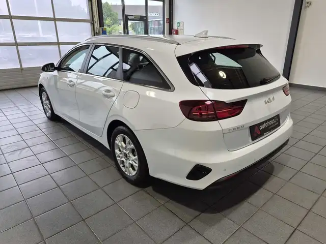 Kia Ceed view 4